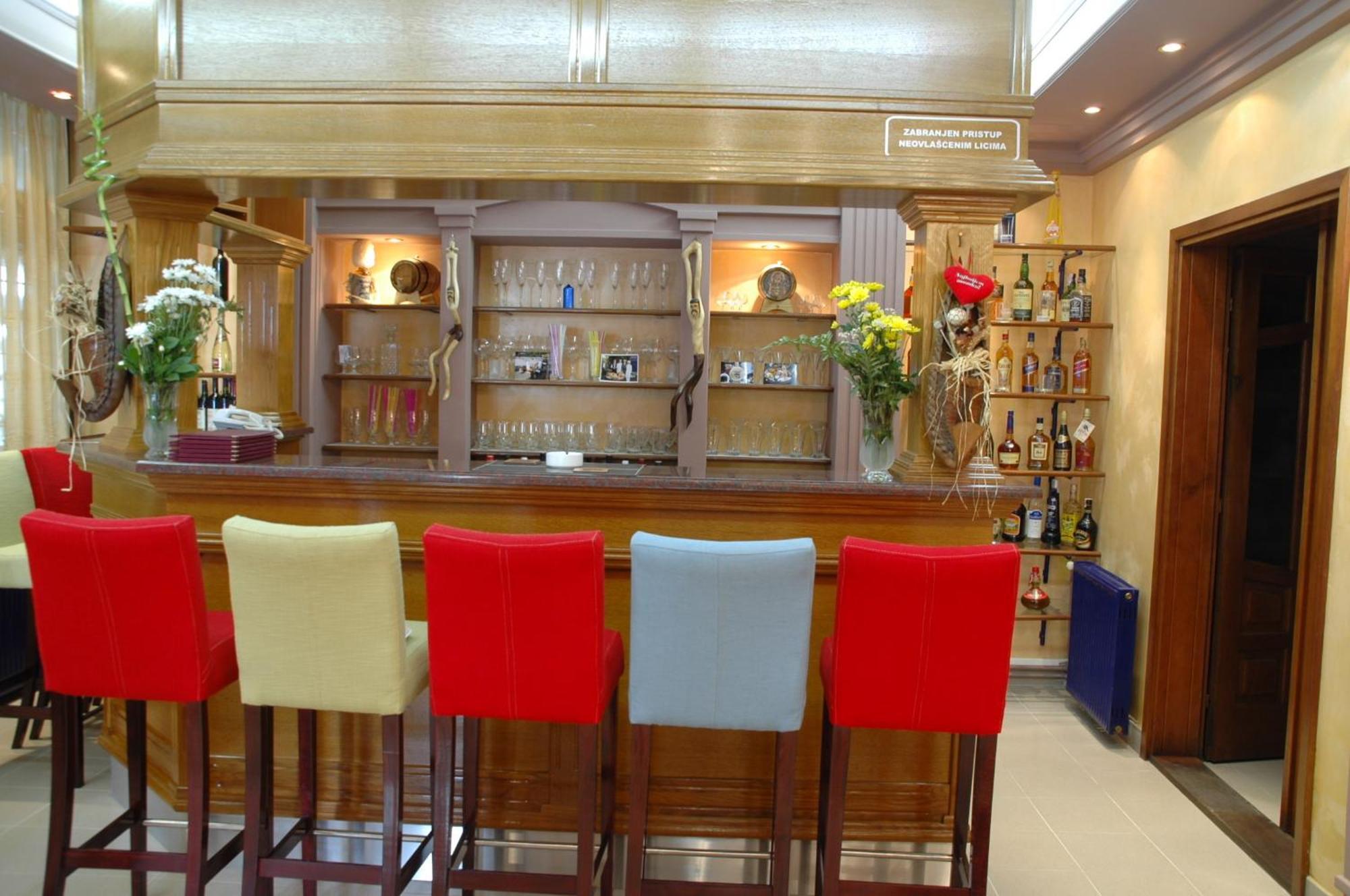 Hotel Tehnograd Кралево Екстериор снимка